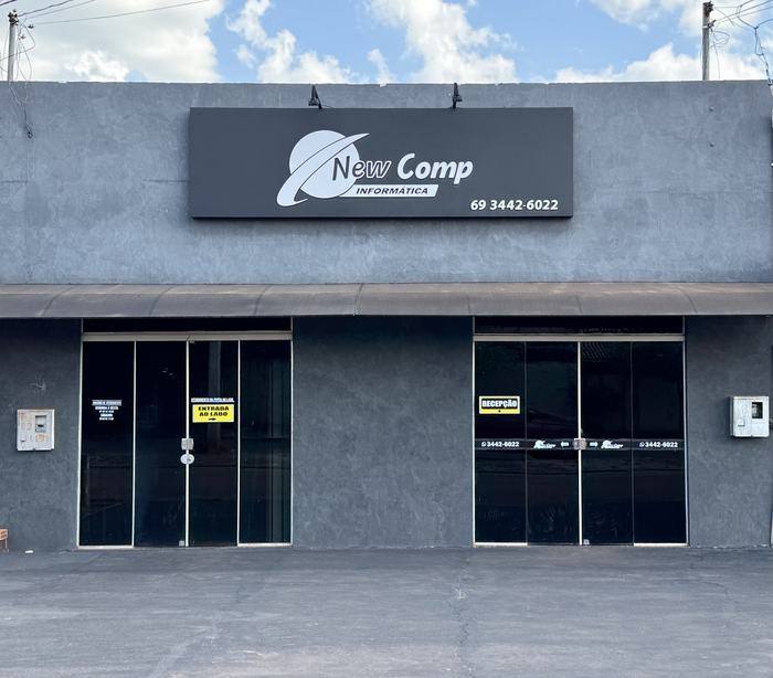 Fachada da New Comp Informática em Rolim de Moura, Rondônia